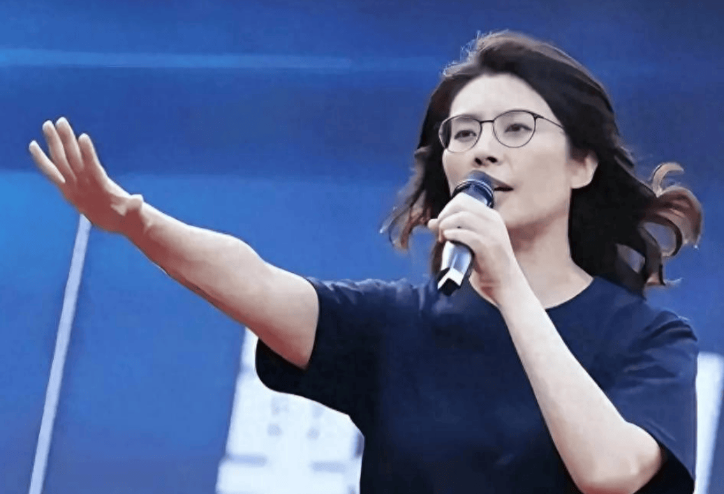 沉寂24小时后，大陆致贺电，郑丽文递出三句话，两岸同属中华民族