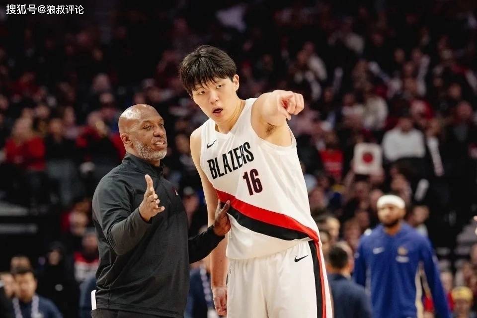 原创             比卢普斯谈杨瀚森NBA首秀：还没有感受到他紧张 相信他会记住一辈子