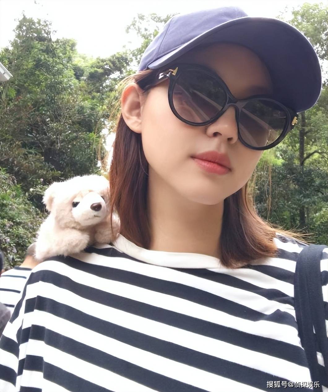 张梓琳晒俩女儿近照，胖妹和妹妹遗传爸妈高个子，全家都是大长腿