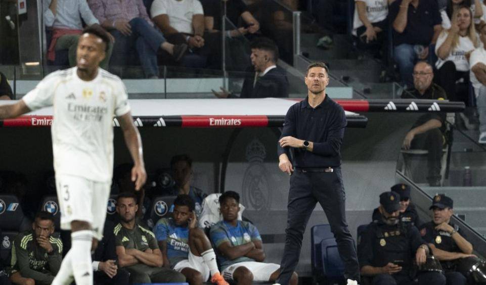 “2-1终于赢了！欧冠15冠王踢疯了仅32