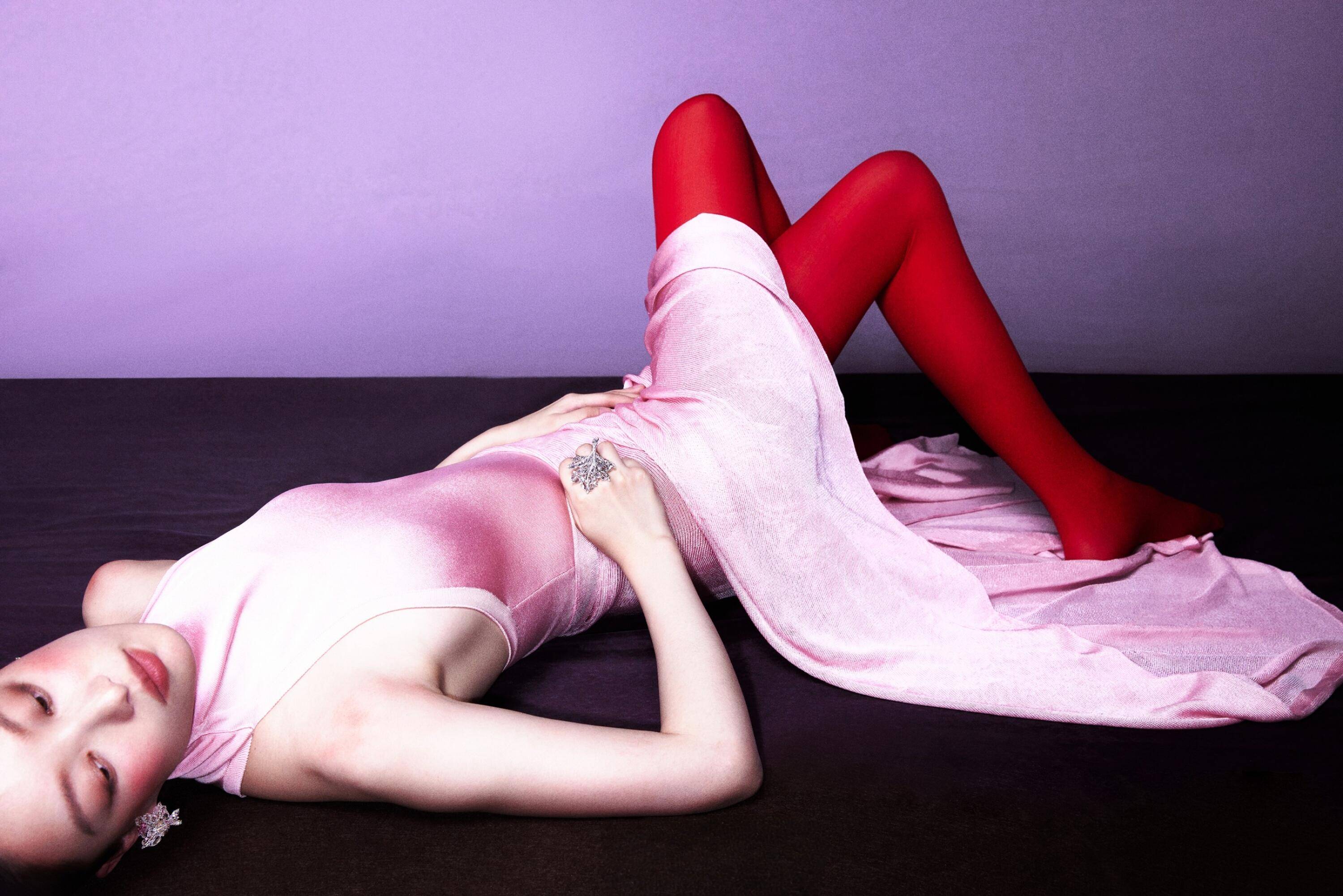 倪妮｜杂志丝袜美腿