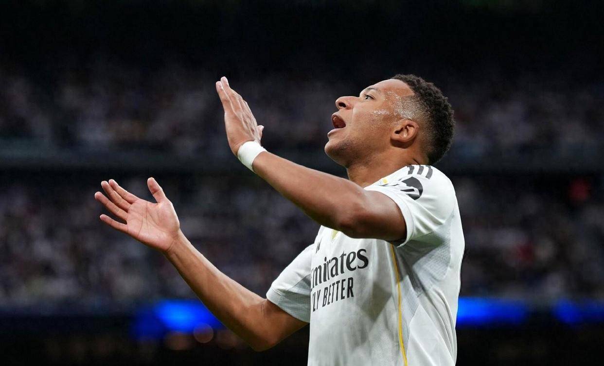 “西班牙足球甲级联赛皇马甩开巴萨5分坐稳榜