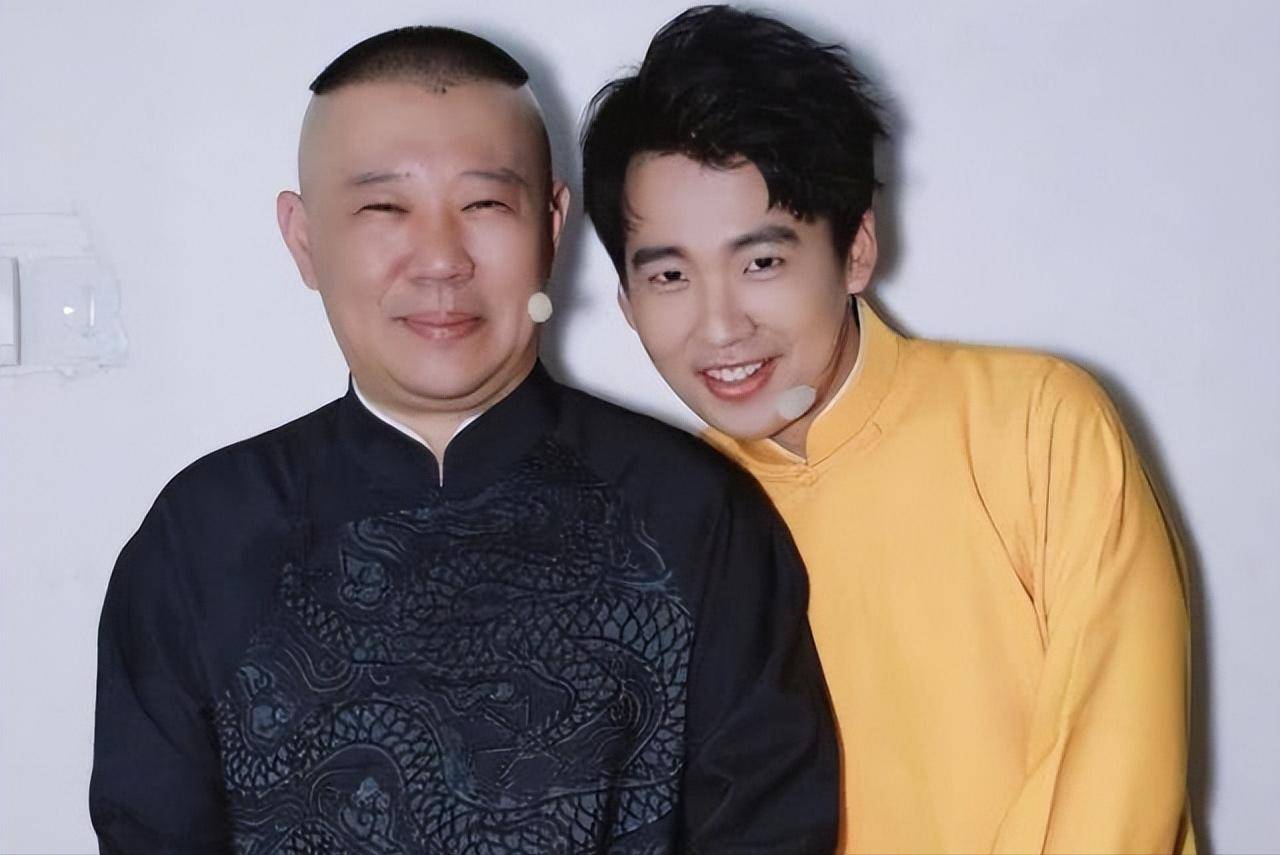 郭麒麟从德云社离开后,与亲妈一起生活,世上还是只有妈妈好