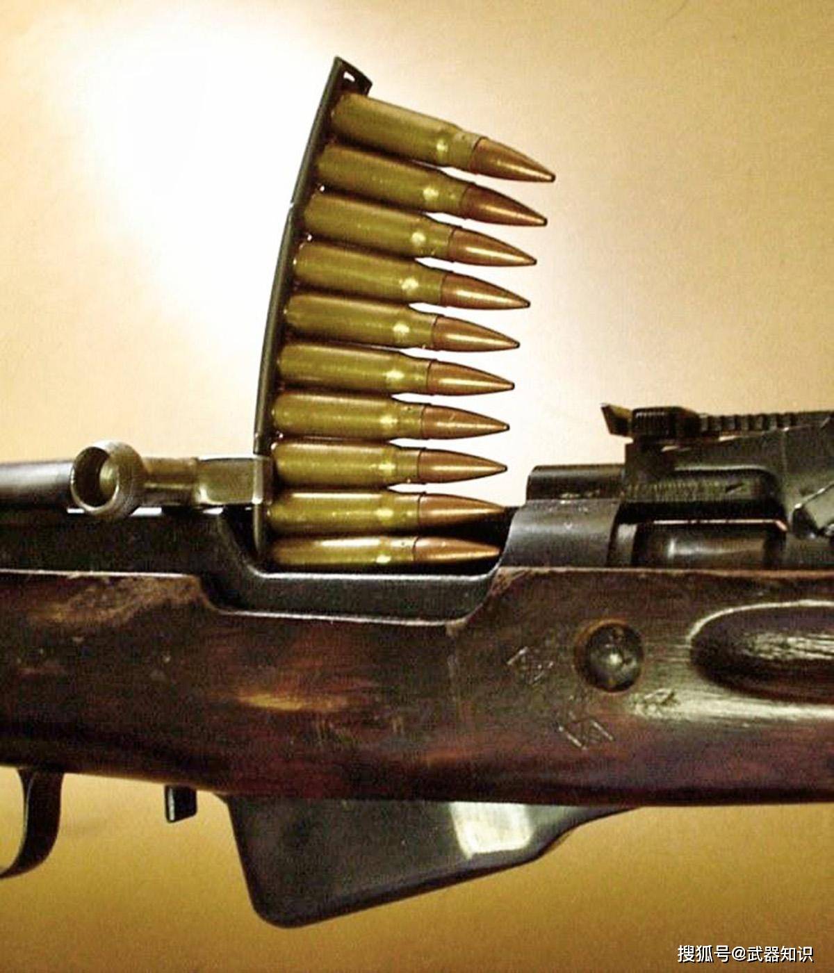 它长期担任制式步枪角色 是我军步兵基础火力支柱 堪称一代传奇