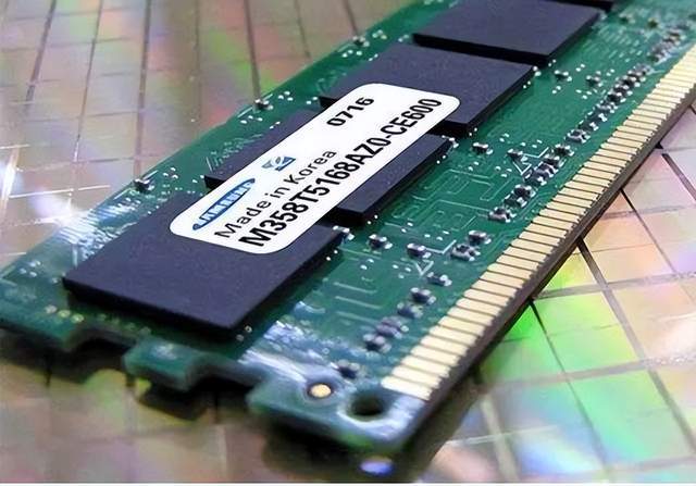 原创             努力8年,中国内存芯片技术,终于追上三星、SK海力士了?