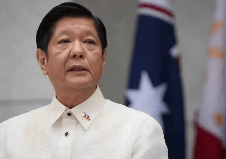 局势恶化！美军南海坠机后，新的“大鱼”浮出水面，马科斯逼中国上审判台，中方立场坚定