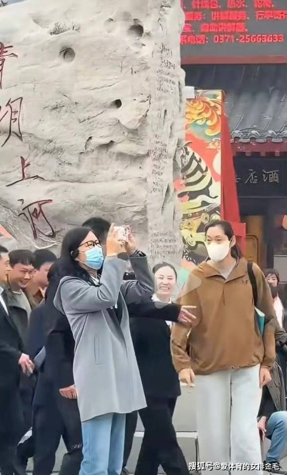 原创             城市联赛郎平朱婷再同框!朱婷首次执教太优秀,未来或成女排教练