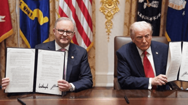 中美刚刚谈完，特朗普向战争部下了一道命令，引发全世界密切关注！中方呼吁赶紧停下，信号强烈