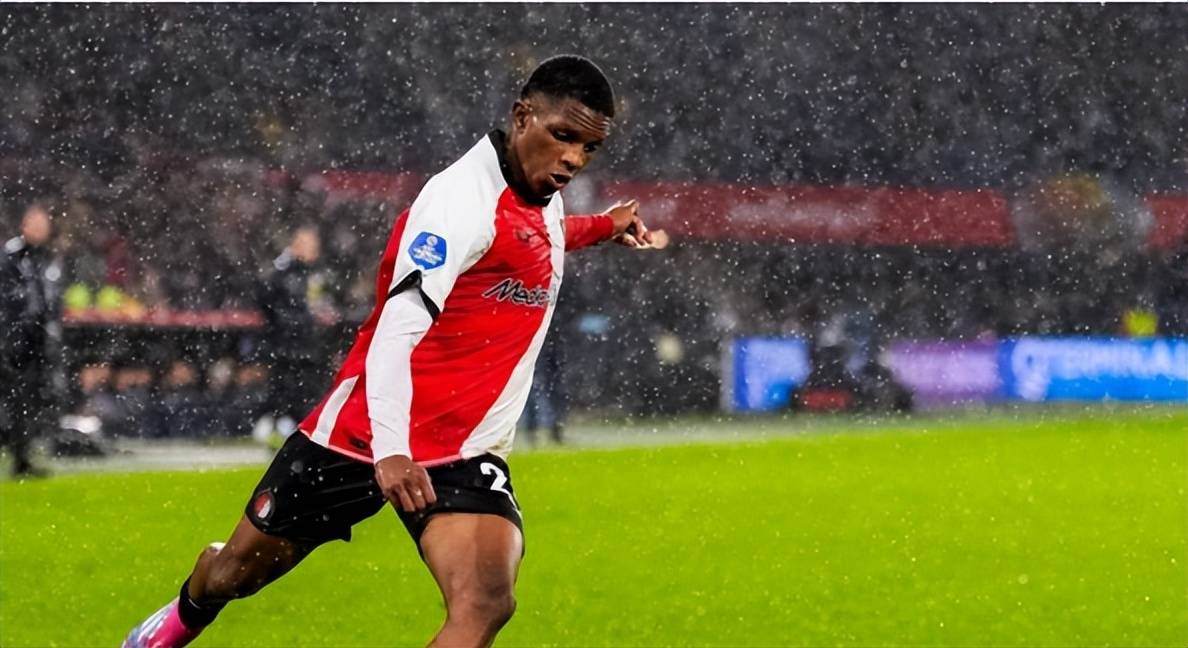 原创             4球9助攻！19岁荷兰新带刀后卫荷甲横空出世，5大欧洲豪门疯抢