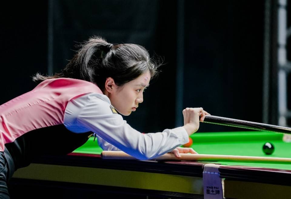 原创             巾帼不让须眉！白雨露单杆轰145分，打破女选手单杆最高分纪录