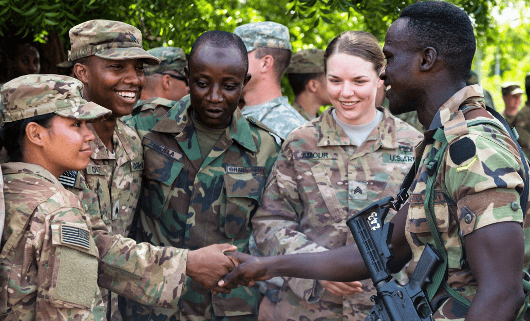 不打委内瑞拉了？特朗普下令对尼日利亚开打，枭龙翼龙或将大战美军