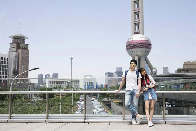 “夜店”浪漫:醉了领个证,醒了再领个证