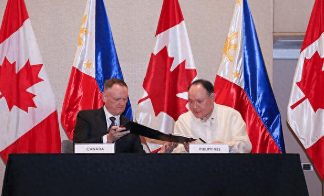 越南倒向美国?南海竖起21座人工岛,8国断中方后路,事态严重了