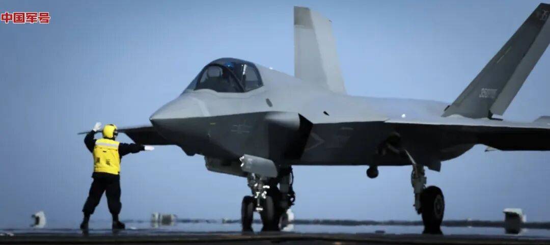 “从近海迈向远海”!福建舰正式入列