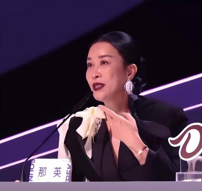 那英质疑比赛作假被闭麦，现场黑脸强硬还白眼，连何炅也救不了
