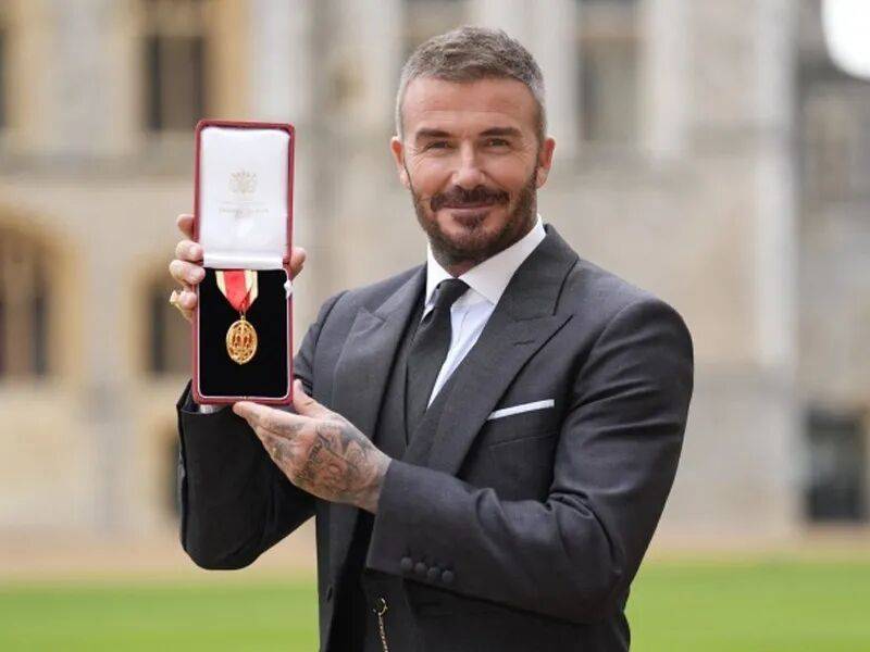 英超联赛免费高清直播+实时赛程+积分预测（2025赛季全覆盖）英超两场强强对话曼联重演冠军对决曼城利物浦力争完美一周