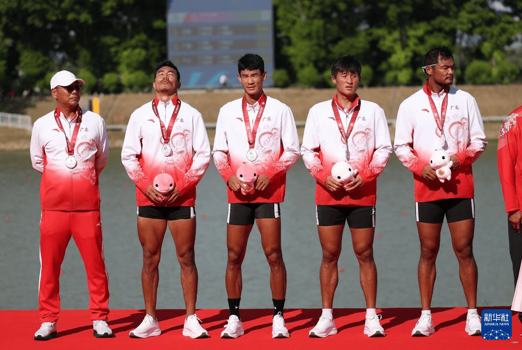 十五运会开幕式后首金出炉 男子四人双桨江苏队夺冠军
