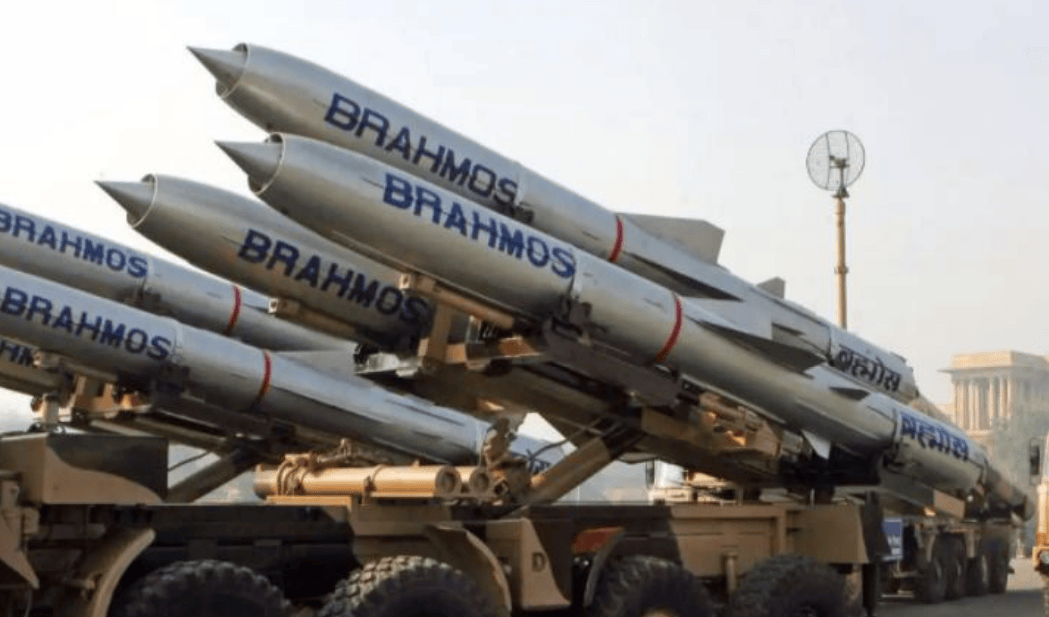 射程刚好覆盖黄岩岛！菲律宾炫耀印度超声速导弹，战略意图极其明确