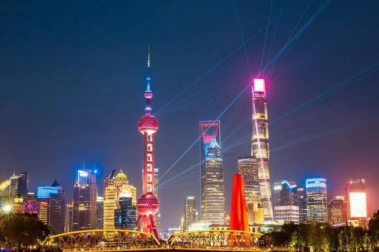 中国闷声干大事，打造全球黄金托管中心，美元霸权的又一根基被刨