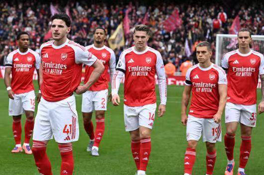 英超积分榜现象引人瞩目：5队18分并列、第12名与前四仅差3分英格兰足球超级联赛