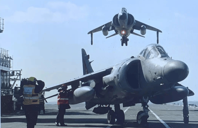 吨位比055驱逐舰还小，东南亚唯一航母不会退役，还要升级！泰国政府不想丢掉头衔