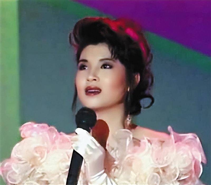 歌手杭天琪：我这辈子最正确的决定，就是43岁高龄给小丈夫生儿子