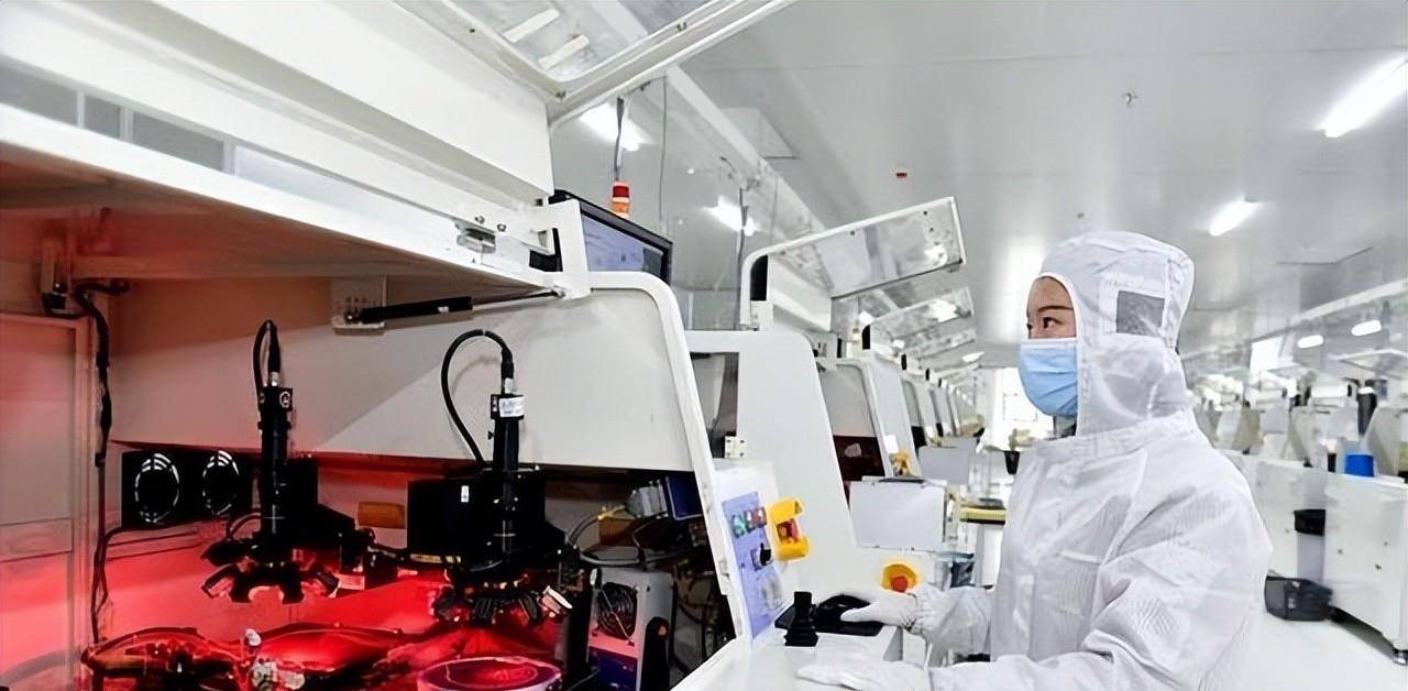 让中国光刻机“变成废铁”,日本对华下狠手,外媒:比美国人还绝