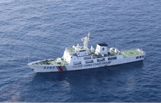 中方三路夹击,舰船开进钓鱼岛,高市早苗被催促下台,卸任近1个月后,石破茂罕见公开发声