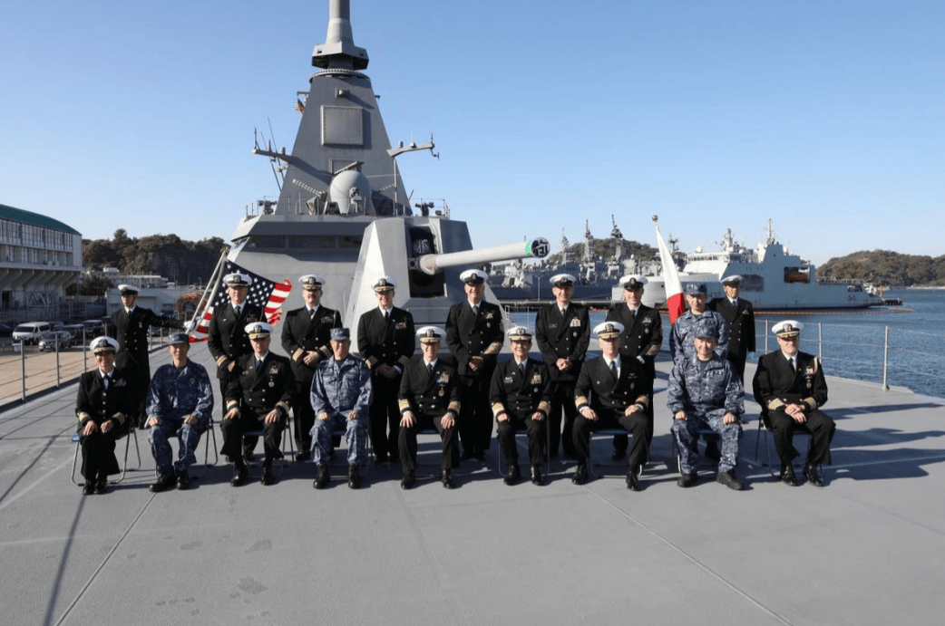 美国“坐山观虎斗”？美军上将在日本表态，一句不提支持高市早苗，日本右翼又失望了