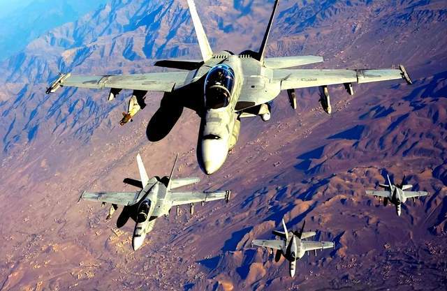 美国航母两架军机坠海原因深度分析，到底发生了什么？