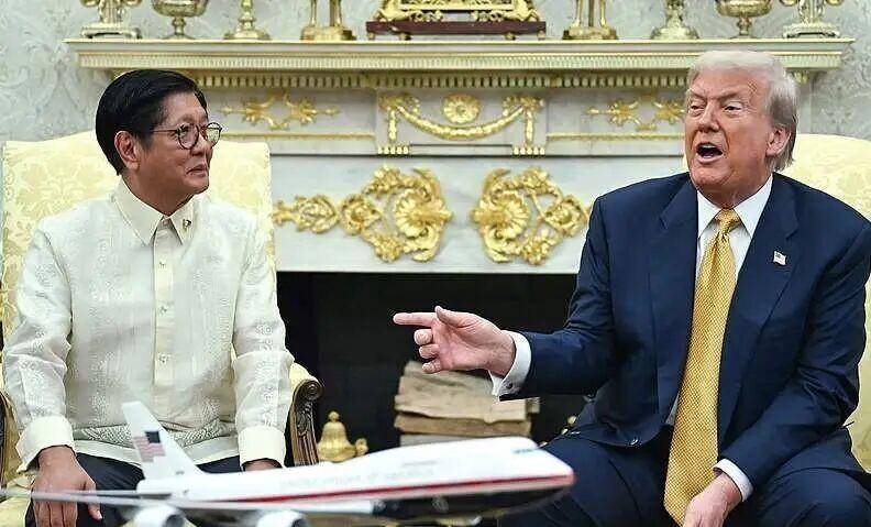 轰6成群出动信号非同一般我军这次要同时应对三个国家