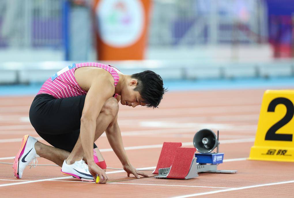 新华社：时光见证传奇谢幕 苏炳添职业生涯最后的100米