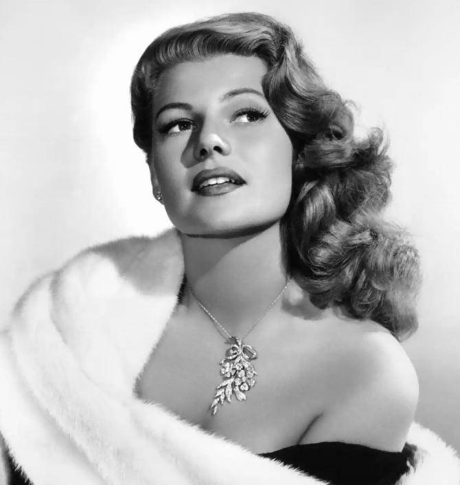 女明星对战争有多重要虎牙直播_NBA直播_足球篮球英超欧洲杯高清体育赛事？她照片被贴在上无数兵哥倾倒着迷