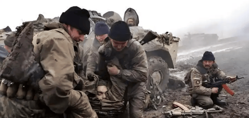 30米浓雾锁河!俄军2小时奇袭乌军防线,120件北约装备成战利品