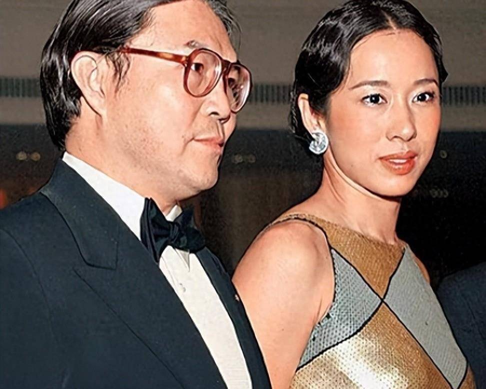 65岁朱玲玲二次净身出户离婚，她的一生让网友赞叹：太厉害了