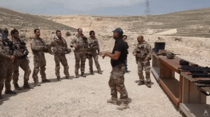 到底想要啥枪?刚淘汰HK416,美国海豹六队又要换新枪?