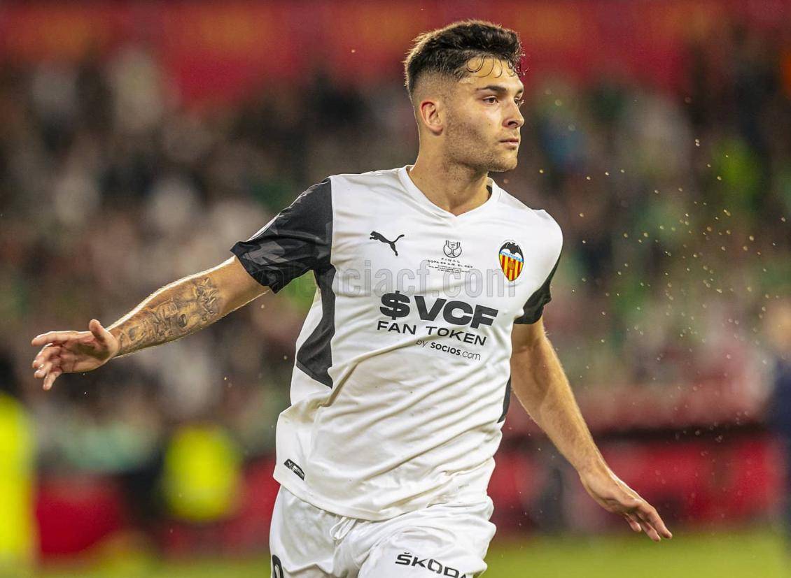 巴萨4-0毕巴登西班牙足球甲级联赛顶皇马爆冷输球西甲积分榜更新：榜首易主