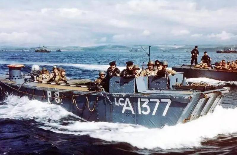 美国耻辱之战！3.5万大军100艘军舰攻岛，伤亡300人，对手仅是3条狗