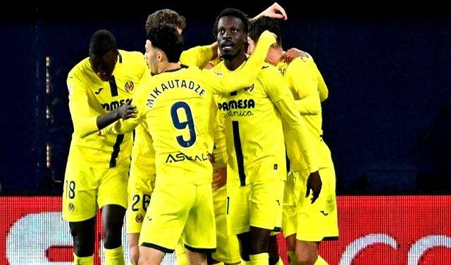 西甲积分榜更新：巴萨领跑黄潜2-1压哨绝杀皇家社会逆转取胜西班牙足球甲级联赛