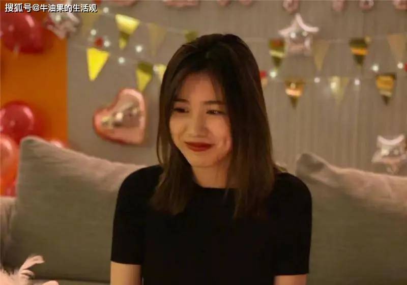 20岁汪峰女儿小苹果官宣恋情，汪峰章子怡葛荟婕都沉默了