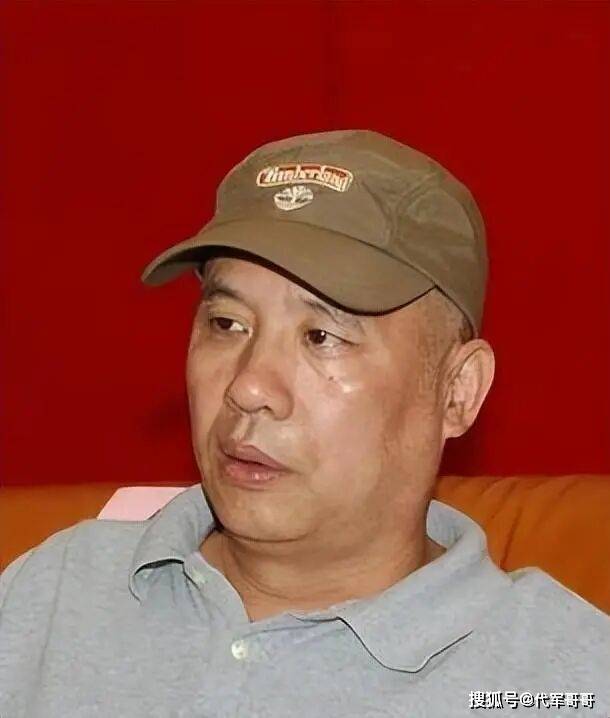 她嫁大13岁名导被捧红,丈夫不幸病逝,如今56岁单身无儿无女