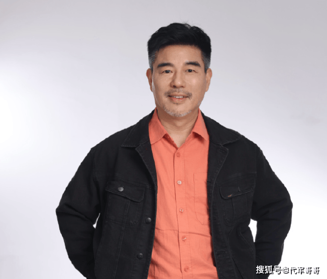 58岁演员周惠林娶31岁央视主持人,女儿才三个月大,婚姻生活很幸福