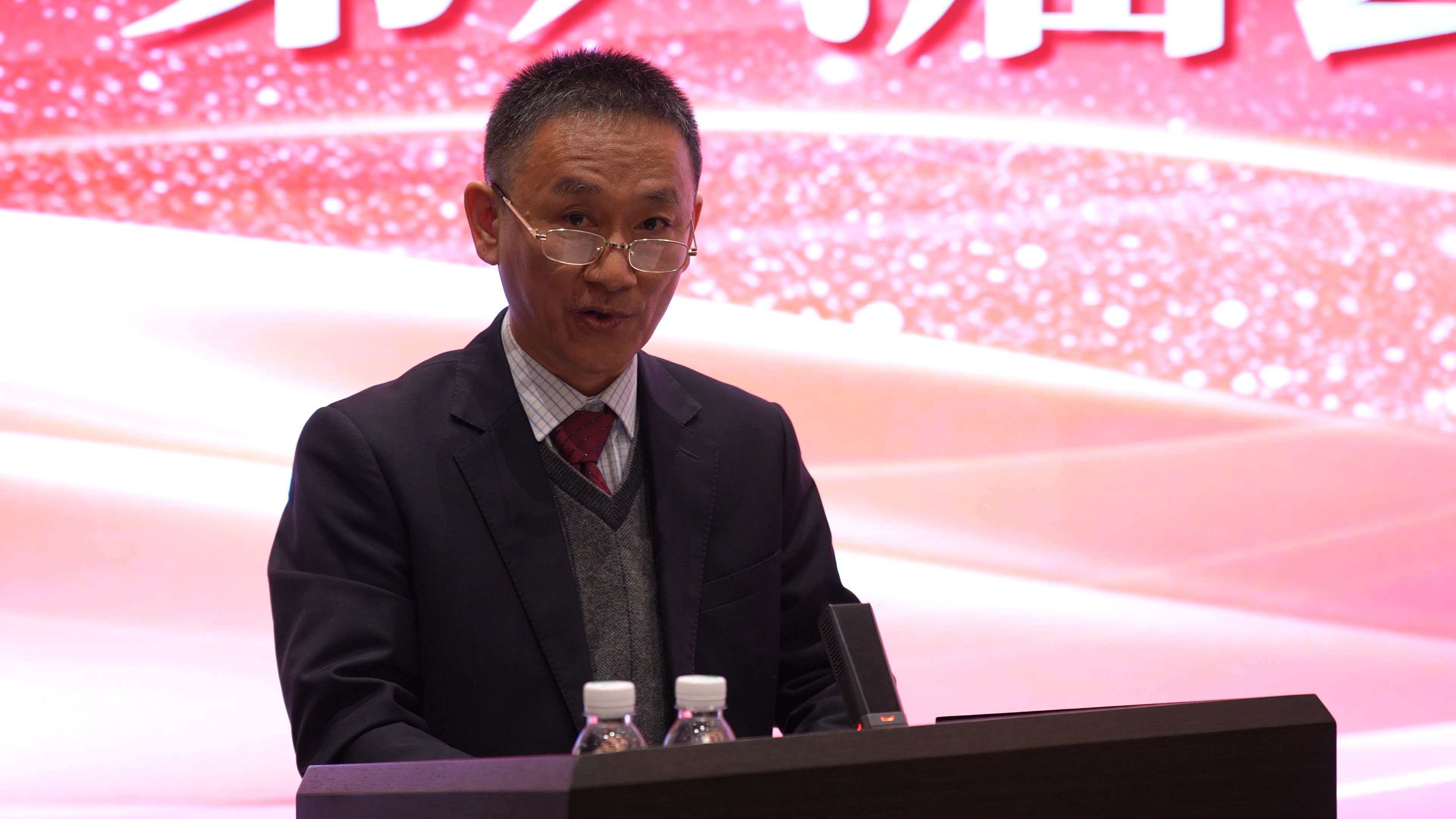 黑龙江省美发美容协会举行换届大会，张金良同志连任协会会长