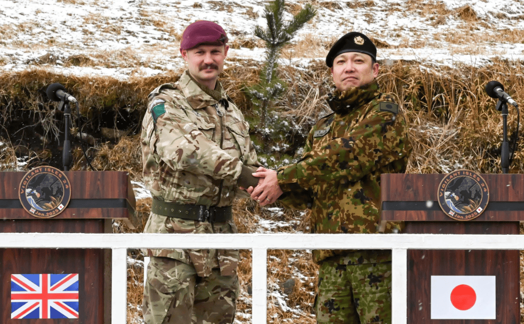 一个中国政策，早已昭告全球！联合国五常之一的英国却在这时力挺日本，演练空降夺岛