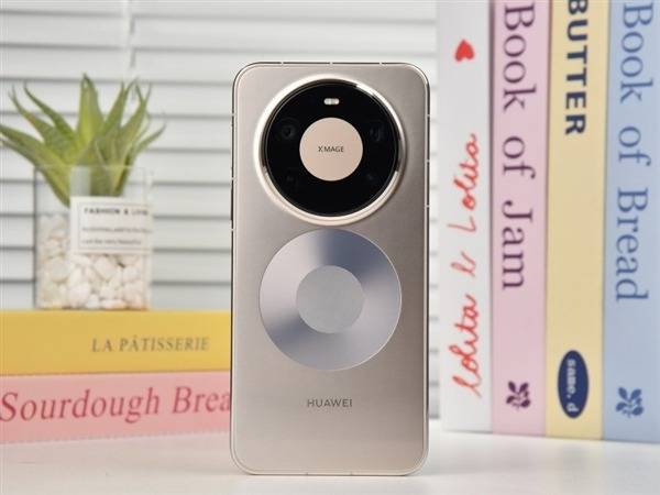 原创             华为Mate80 Pro Max首拆！内部做工太亮眼，堪称国产集成巅峰？