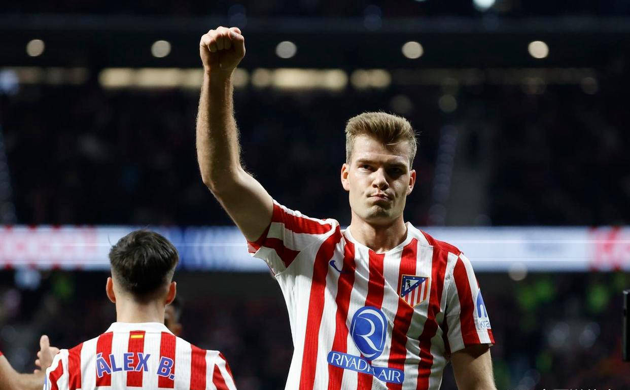 西甲联赛免费高清直播＋实时赛程积分榜＋竞彩预测全覆盖（2025赛季）西甲最新积分战报：巴萨逆转弱旅登顶超越皇马马竞六连胜挺进前三