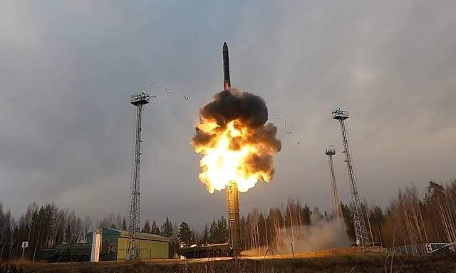 洲际弹道导弹凌空爆炸！俄发射场冒出蘑菇云，不是第一次失败
