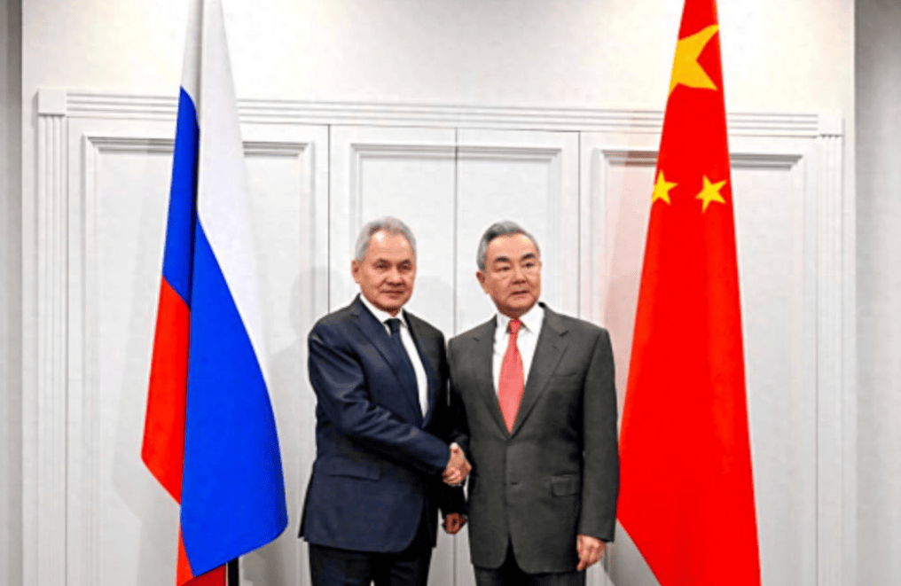 中俄就日本进行战略对表，措辞前所未有直白：斩杀军国主义“九头蛇”！