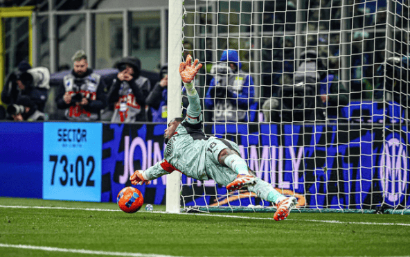 出战4场零封3场！米兰体育揭晓迈尼昂当选