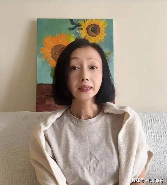 不再隐忍!曾与小7岁保剑锋相恋的黄慧颐,如今57岁公开分手内幕